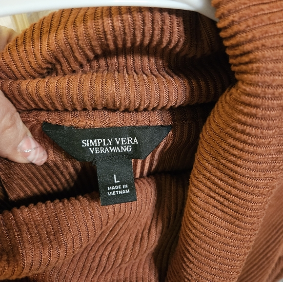 Simply Vera Wang Sweater - Picture 3 of 7